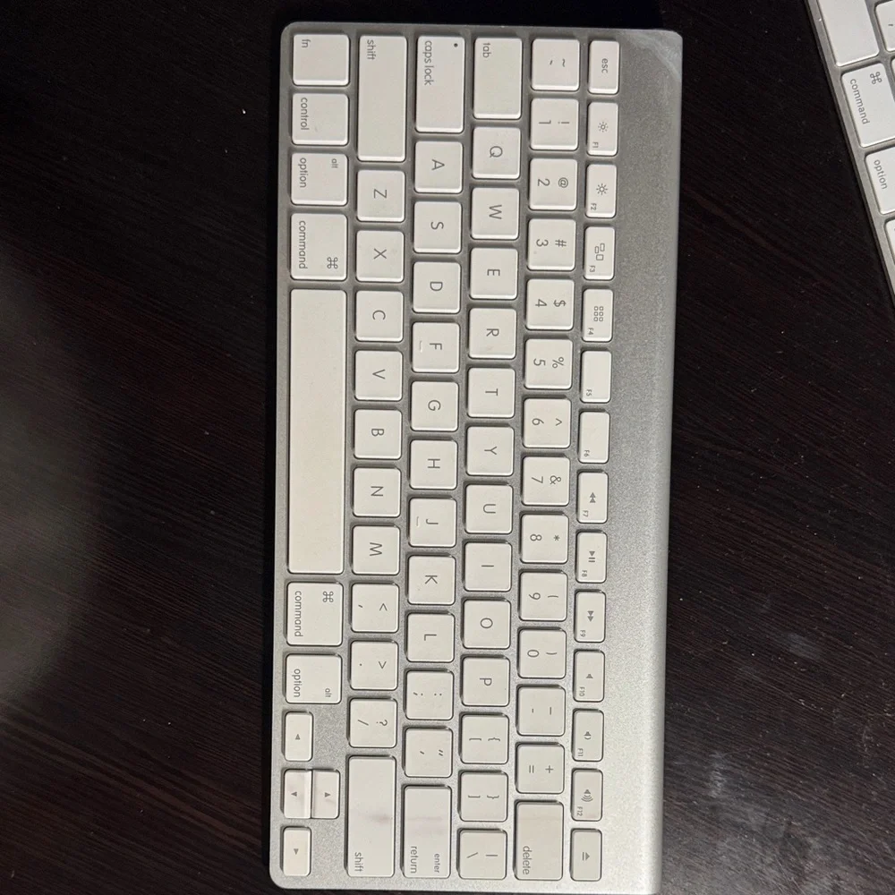 Apple Silver and White Keyboard